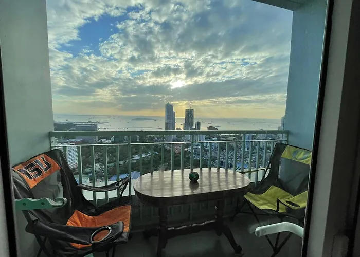 Apartment Residences Staycation By Pbyy *