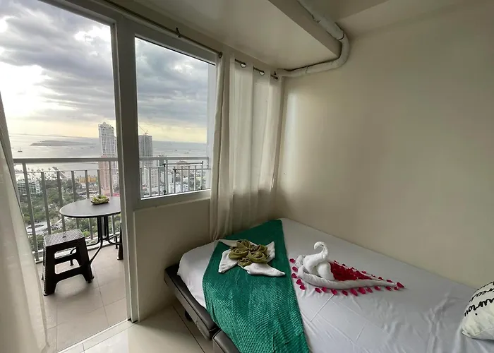 Apartment Residences Staycation By Pbyy *