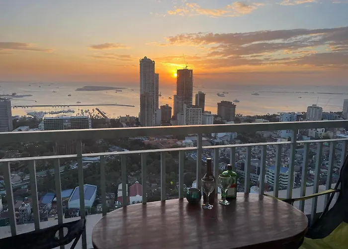 Residences Staycation By Pbyy *
