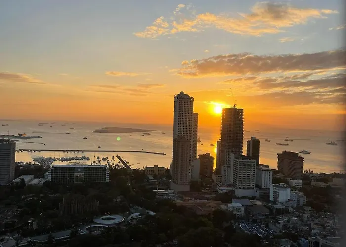 Residences Staycation By Pbyy Apartment *